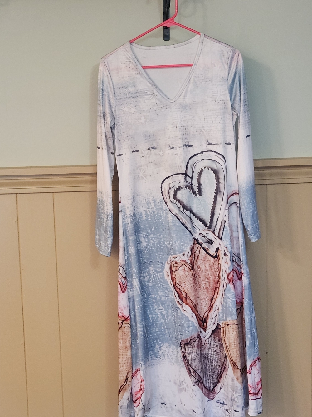 Women’s Long Sleeve V-Neck Heart Print Dress in Light Blue and Pink